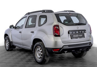 Подержанный автомобиль Renault Duster 2018 года (7 фото)