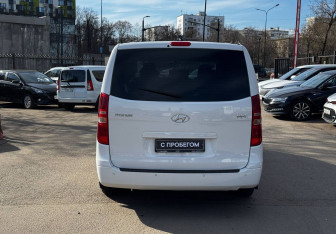 Подержанный автомобиль Hyundai H-1 2020 года (7 фото)