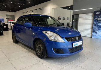 Подержанный автомобиль Suzuki Swift Hatchback 2011 года (3 фото)