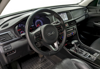 Подержанный автомобиль Kia Optima Sedan 2017 года (14 фото)