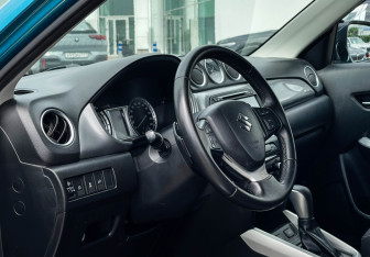 Подержанный автомобиль Suzuki Vitara 2016 года (13 фото)
