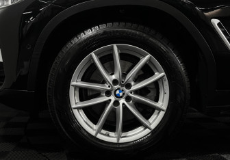 Подержанный автомобиль BMW X3 2019 года (7 фото)