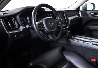 Подержанный автомобиль Volvo XC60 2019 года (16 фото)
