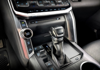 Подержанный автомобиль Toyota Land Cruiser Suv 2021 года (28 фото)