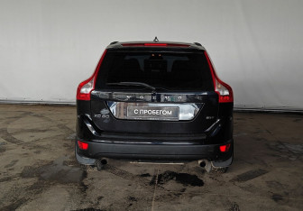 Подержанный автомобиль Volvo XC60 2011 года (5 фото)