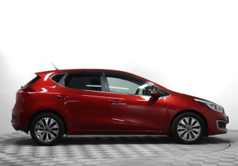Подержанный автомобиль Kia Ceed Hatchback 2016 года (4 фото)