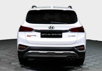 Подержанный автомобиль Hyundai Santa Fe 2018 года (4 фото)