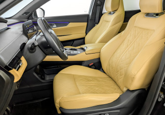 Подержанный автомобиль Changan UNI-K 2024 года (21 фото)