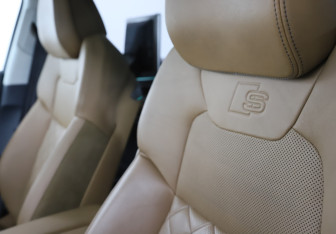 Подержанный автомобиль Audi A8 2019 года (26 фото)