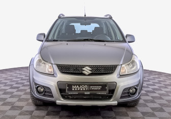 Подержанный автомобиль Suzuki SX4 Hatchback 2013 года (2 фото)