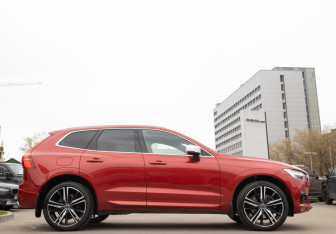 Подержанный автомобиль Volvo XC60 2018 года (3 фото)