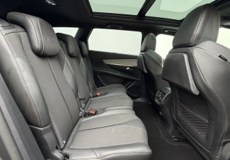 Подержанный автомобиль Peugeot 5008 Suv 2022 года (11 фото)