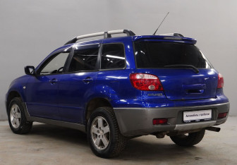 Подержанный автомобиль Mitsubishi Outlander 2007 года (5 фото)