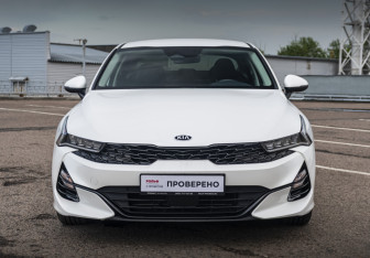 Подержанный автомобиль Kia K5 2019 года (2 фото)