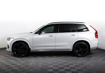 Подержанный автомобиль Volvo XC90 2019 года (8 фото)
