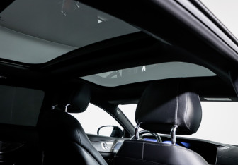 Подержанный автомобиль Mercedes-Benz AMG GT Liftback 2019 года (17 фото)