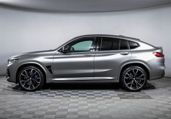 Подержанный автомобиль BMW X4 M 2020 года (8 фото)