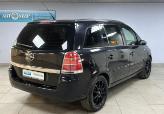 Подержанный автомобиль Opel Zafira Compactvan 2007 года (5 фото)