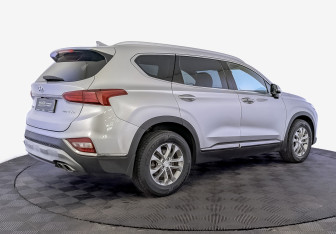 Подержанный автомобиль Hyundai Santa Fe 2020 года (5 фото)
