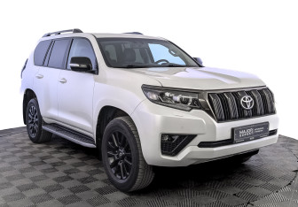 Подержанный автомобиль Toyota Land Cruiser Prado 2021 года (3 фото)