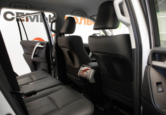 Подержанный автомобиль Toyota Land Cruiser Prado 2021 года (34 фото)