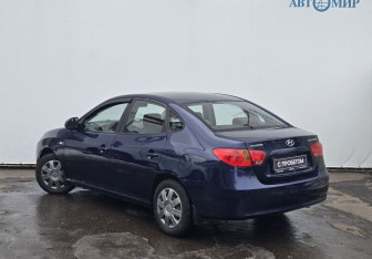 Подержанный автомобиль Hyundai Elantra Sedan 2007 года (6 фото)