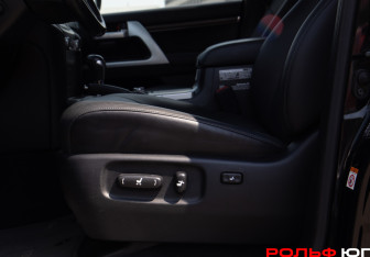 Подержанный автомобиль Toyota Land Cruiser Suv 2018 года (21 фото)