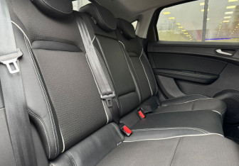 Подержанный автомобиль Renault Arkana 2019 года (11 фото)