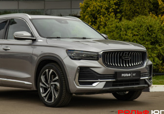 Подержанный автомобиль Geely Monjaro 2023 года (19 фото)