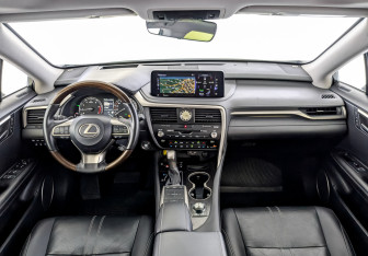 Подержанный автомобиль Lexus RX 2019 года (14 фото)