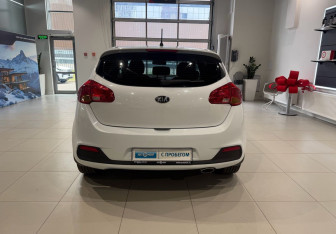 Подержанный автомобиль Kia Ceed Hatchback 2013 года (5 фото)
