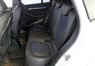 Подержанный автомобиль BMW X1 2021 года (12 фото)