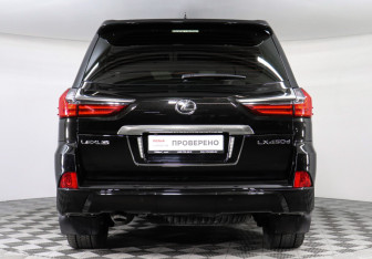 Подержанный автомобиль Lexus LX 2018 года (6 фото)