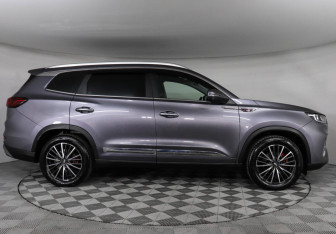 Подержанный автомобиль Chery Tiggo 8 Pro 2022 года (4 фото)