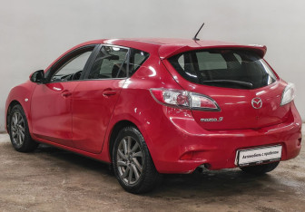 Подержанный автомобиль Mazda 3 Hatchback 2012 года (7 фото)
