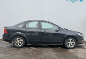Подержанный автомобиль Ford Focus Sedan 2011 года (4 фото)