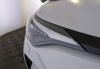 Подержанный автомобиль Toyota C-HR 2021 года (17 фото)