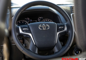 Подержанный автомобиль Toyota Land Cruiser Prado 2019 года (11 фото)