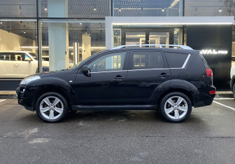 Подержанный автомобиль Peugeot 4007 2011 года (8 фото)