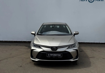 Подержанный автомобиль Toyota Corolla Sedan 2020 года (2 фото)
