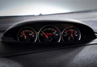 Подержанный автомобиль Ford Focus ST Hatchback 2007 года (18 фото)