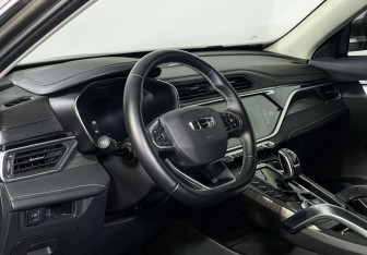 Подержанный автомобиль Geely Atlas Pro 2024 года (13 фото)