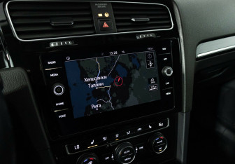 Подержанный автомобиль Volkswagen Golf Hatchback 2019 года (11 фото)