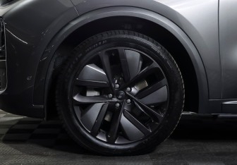 Подержанный автомобиль LiXiang L9 2023 года (33 фото)