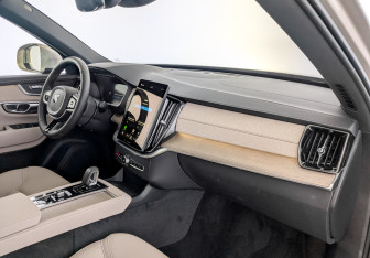 Новый Volvo XC90 2025 (9 фото)