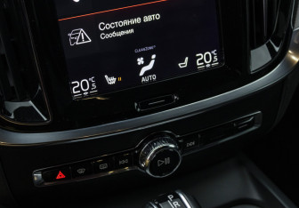 Подержанный автомобиль Volvo S60 2019 года (18 фото)