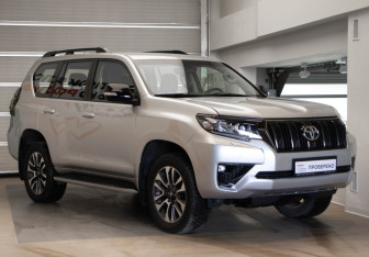 Подержанный автомобиль Toyota Land Cruiser Prado 2021 года (3 фото)