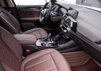 Подержанный автомобиль BMW X3 2020 года (9 фото)