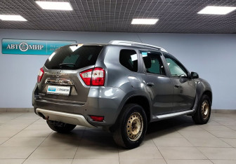 Подержанный автомобиль Nissan Terrano 2015 года (5 фото)