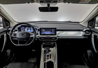 Подержанный автомобиль Geely Coolray 2022 года (14 фото)